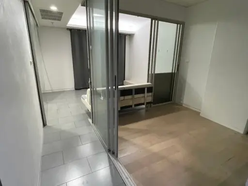 Selling Siamese Ratchakru, 17th floor, unfurnished unit. Decorate in your preferred style. Book now! images