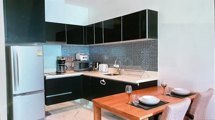 For rent: Eight Thonglor Residences, complete with furniture and electrical appliances. Just come and move in.