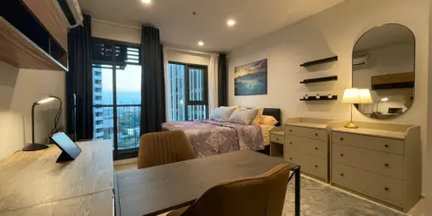ให้เช่า !! คอนโด ไลฟ์ วัน ไวร์เลส ห้องสวย เฟอร์+เครื่องใช้ไฟฟ้า ครบถ้วนพร้อมอยู่ ห้ามพลาด!!
