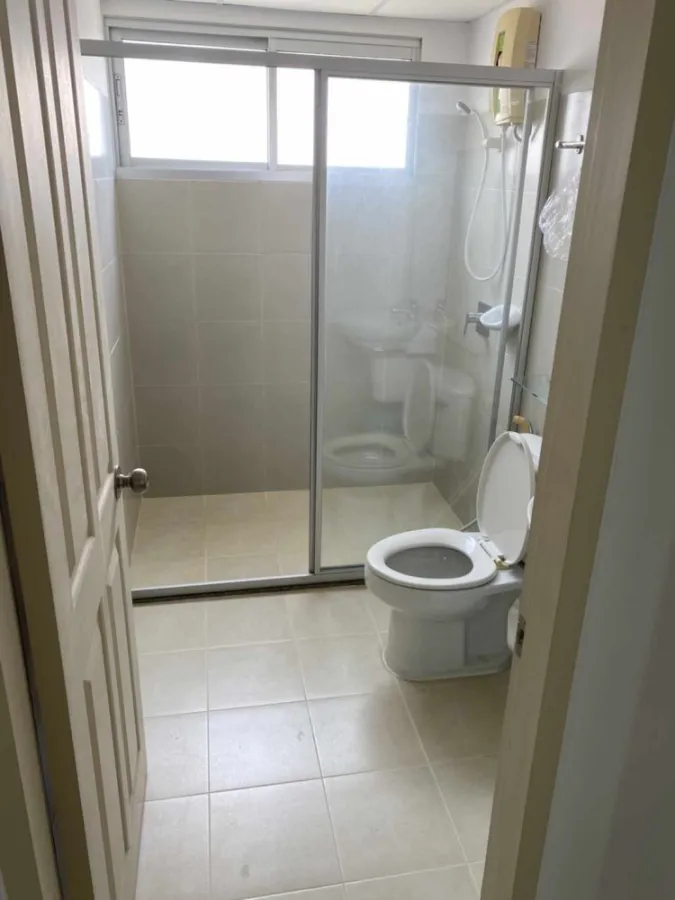 Condo for rent, Supalai Park Asoke-Ratchada, spacious room Lots of usable space The price is affordable. Hurry and reserve now.