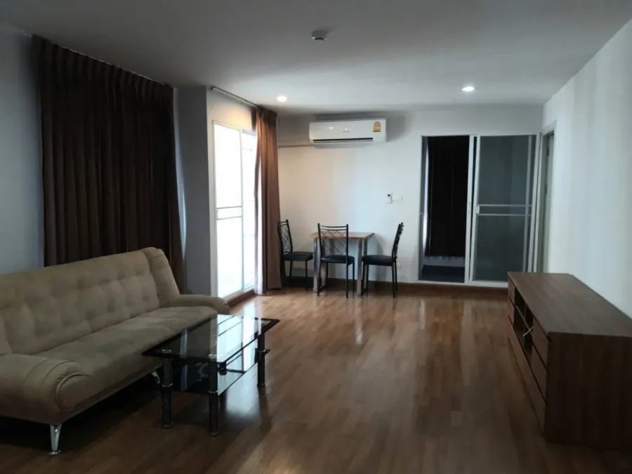 Condo for sale: Regent Home 22 Sukhumvit 85, complete with furniture and electrical appliances. Just come and move in.