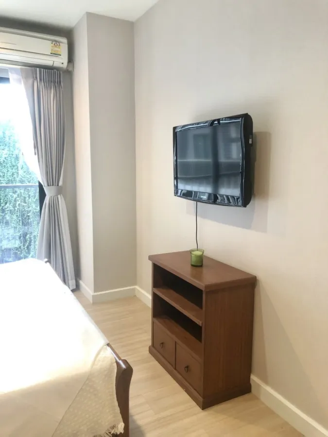 Rent The Seed Mingle Sathorn-Suanplu, spacious room There is a usable area, good price, if interested, hurry up to move and book now.