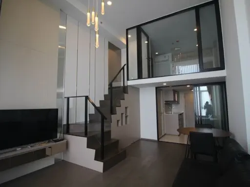 ให้เช่า พาร์ค ออริจิ้น ราชเทวี ห้อง Duplex ชั้นสูง ห้องติดวอลเปเปอร์อย่างดี หิ้วกระเป๋าเข้าอยู่เลย