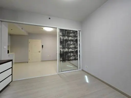 Selling Fuse Mobius Ramkhamhaeng Station unit. Empty, unfurnished, and perfect for those who love decorating their own space. Don't miss out! Book now images