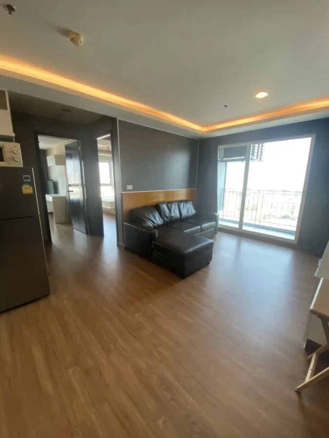 Condo for rent at Diamond Ratchada. Spacious and comfortable unit with ample living space, fully furnished with appliances. Book now!