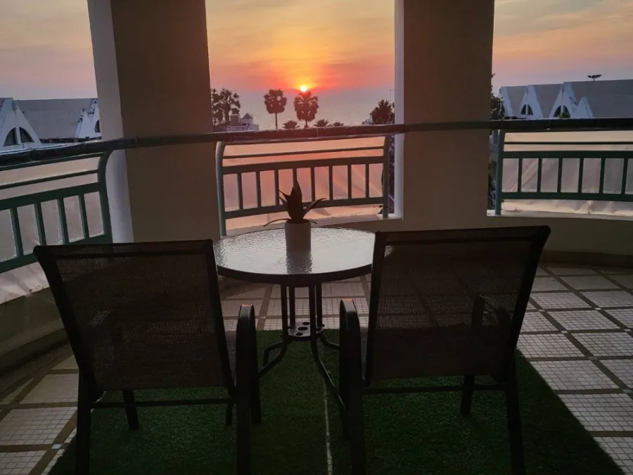 For rent, Metro Jomtien Condotel (Jomtien), decorated with built-ins, wide balcony, sea view, don't wait.