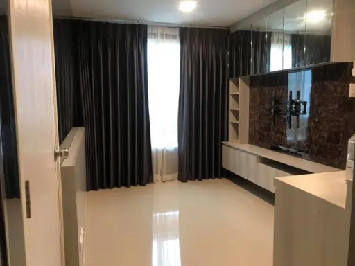 ขายด่วน JW Condo @ Donmuang ห้องมุม ตึก C ชั้น 2 บิวท์อินให้พร้อม ห้องนอน1 ห้องน้ำ1 สวยหรูหรา ! images