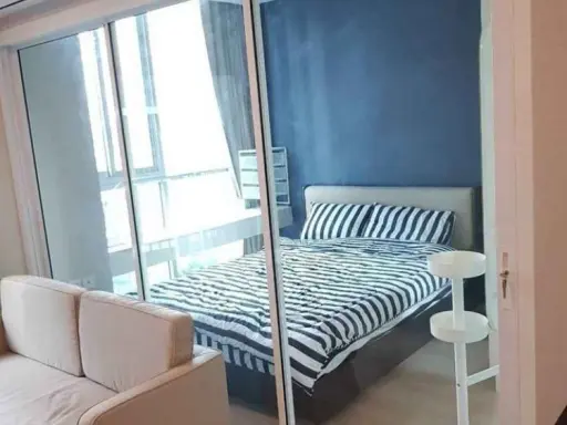 Urgent sale!! Condo Noble Revolve Ratchada 2, beautiful room, high floor, fully furnished, ready to move in. Don't miss this price!!