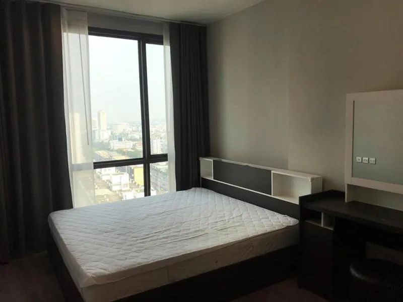 For rent or sale Whizdom Avenue Ratchada-Ladprao, fully furnished, put your clothes in your bag to book. Swimming pool, good view