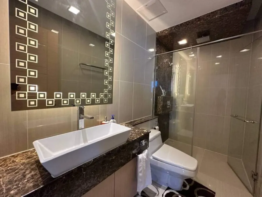For sale: The Palm Wongamat Beach Pattaya, spacious room, high floor, fully decorated, Buit-In, move in now.