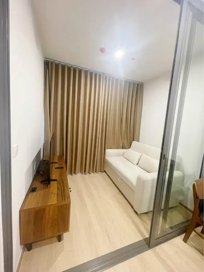 For rent: Life Rama 4-Asoke, ready to move in, fully equipped, great price, come check it out, don't miss out!