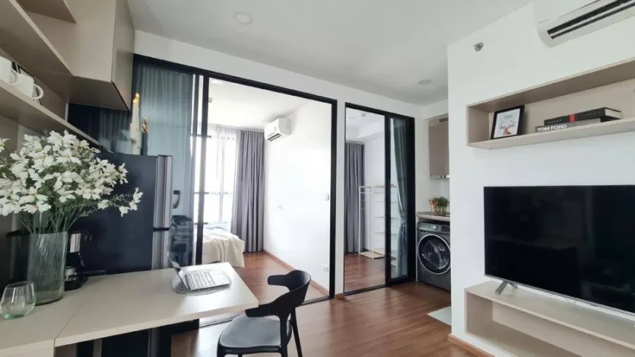 For rent: THE ORIGIN Ram 209 Interchange, private corner unit on the top floor. Book now! Don't miss this opportunity.