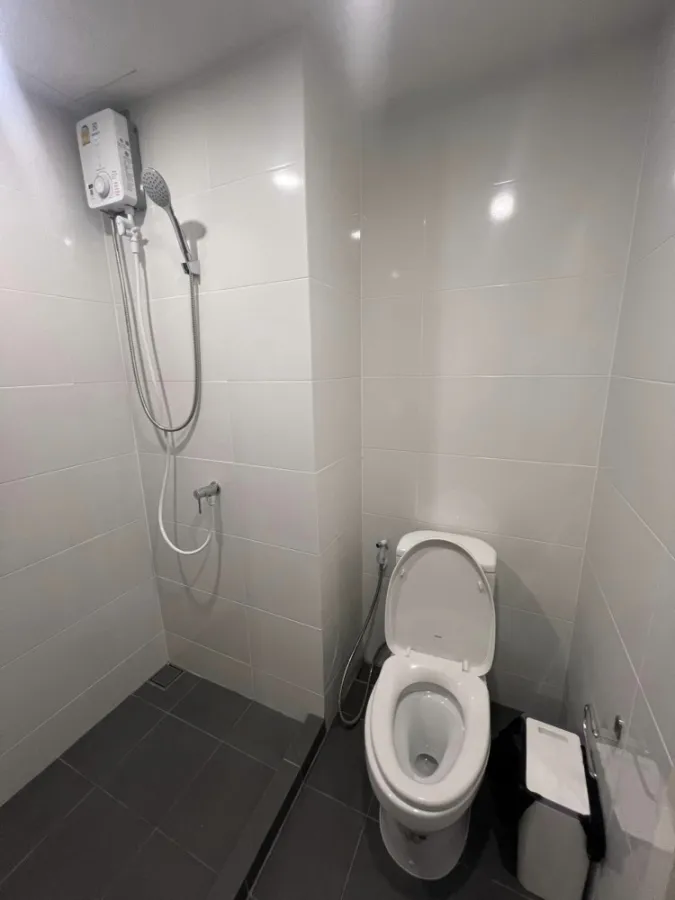 For rent: The Origin Sukhumvit-Sai Luat E22 Station, 21st floor, complete with furniture and electrical appliances. Book now.