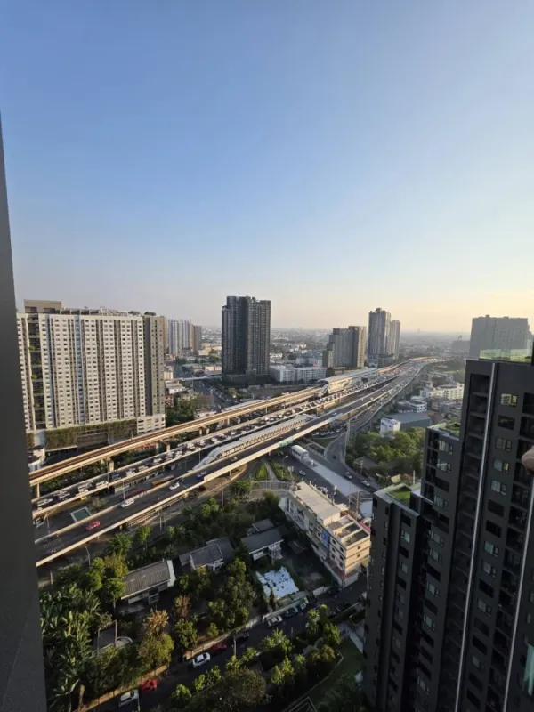 ให้เช่า Life Sathorn - Sierra ชั้น 29 (วิวสูง) ระเบียง ลมดี อากาศถ่ายเท ติดวอลเปเปอร์ให้ทั้งห้องทุกด้าน ห้ามพลาด