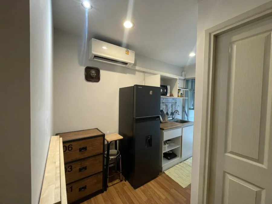 For sale: U Tree Condo @ Kaset Intersection, 5th floor, room beautifully decorated and stylish. Plus lots of furniture Not booking is a huge mistake.