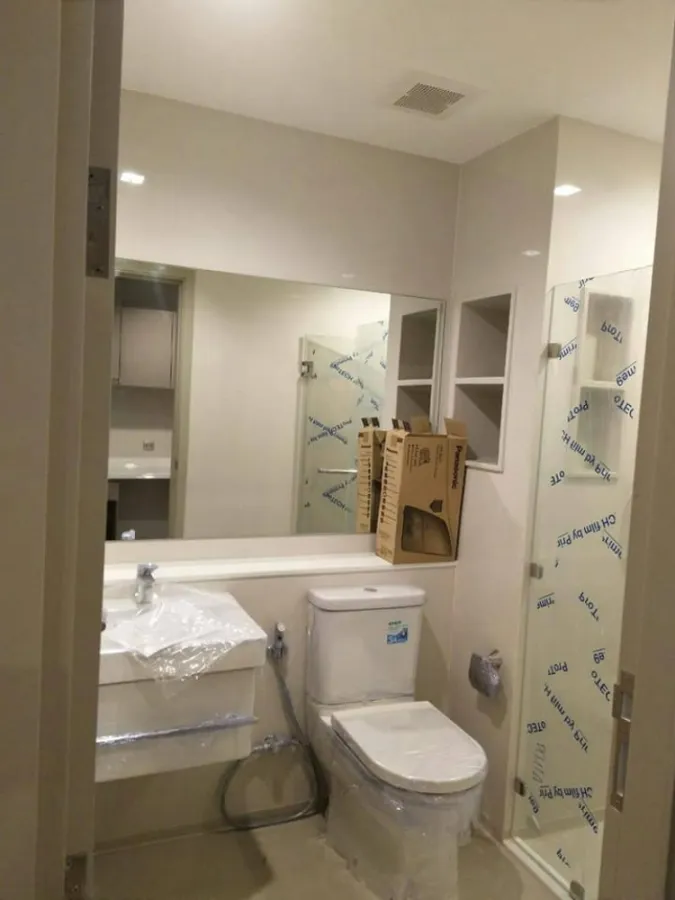 For sale/rent Life Ladprao, very spacious room, well furnished, great view, you can carry one bag and move in.