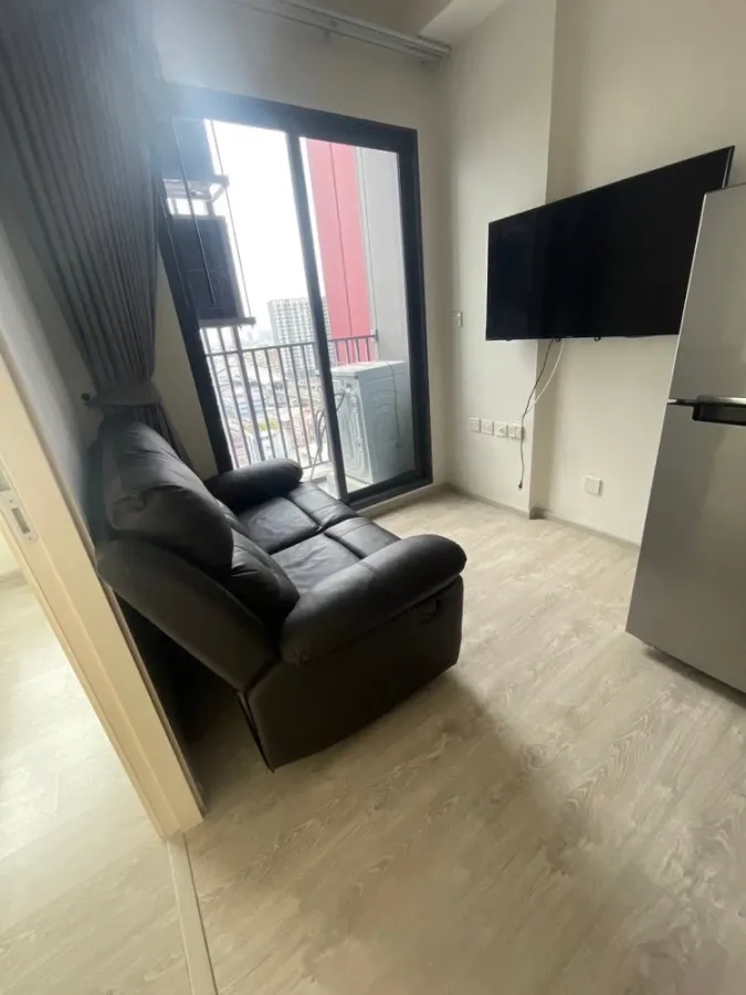 For rent: The Tree Charansanitwong 30. Comfortable rooms with complete amenities in a great location. Don't miss out!