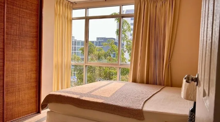 For sale or rent, The Link Sukhumvit 50, 2 bedrooms, comes with complete decorations. I'd say it's very livable.