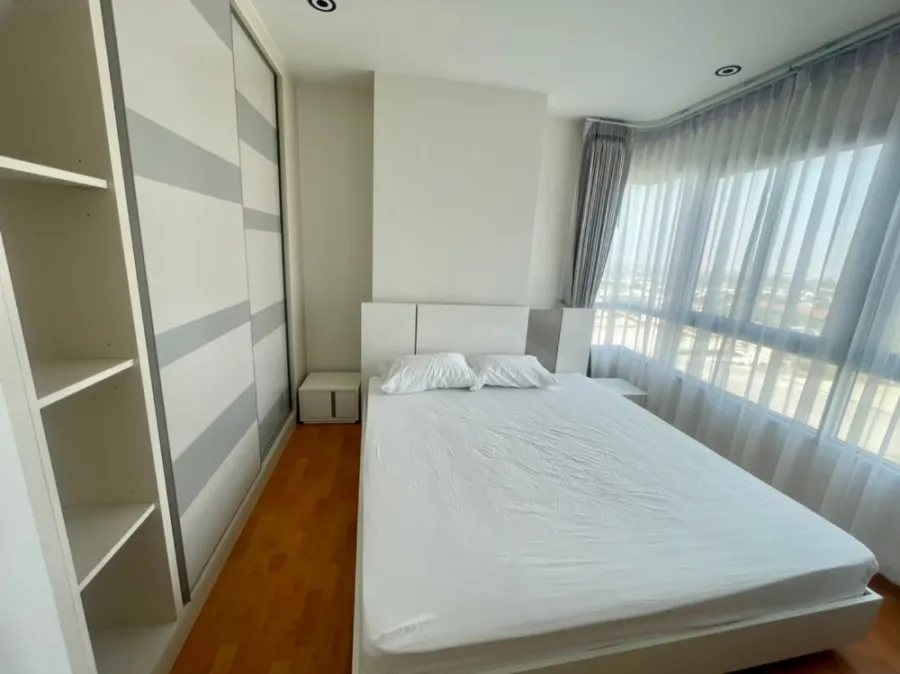 For rent: The President Petchkasem-Bang Khae, high floor, fully furnished, spacious and comfortable room. Reserve now before it's too late.