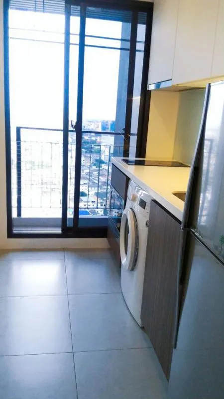 Urbano Absolute Sathorn-Taksin for sale, simple decorated room, white tone, separate kitchen, no smoke smell, ready to move in