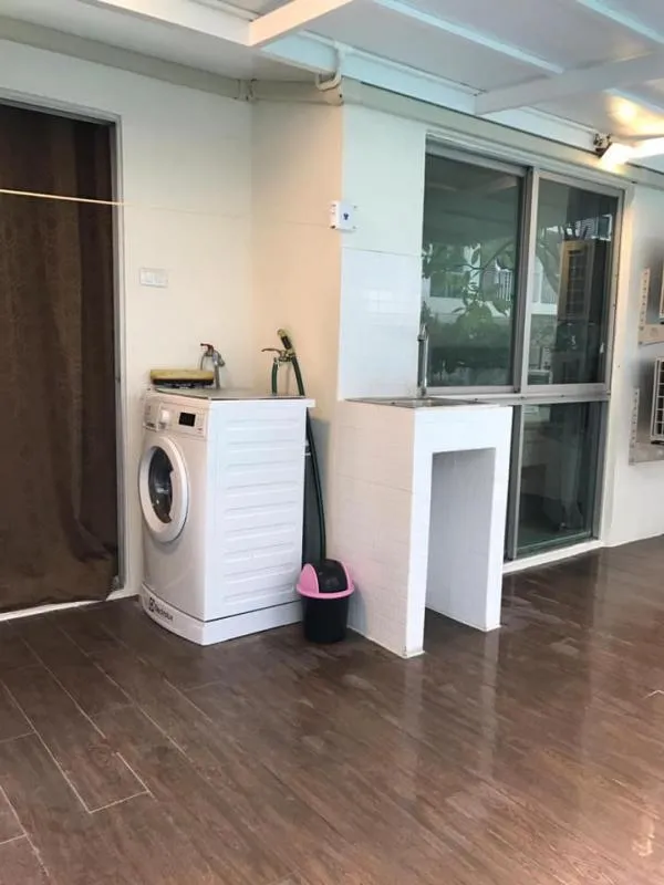 The room next to the swimming pool. New renovated, super beautiful, built-in pastel colors, condo for rent at A Space Asoke-Ratchada.