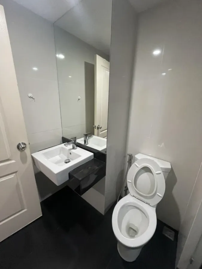 For rent: Bangkok Feliz Sukhumvit 69-2, size 28 sq m, 3rd floor, fully furnished, just bring your bag and move in.