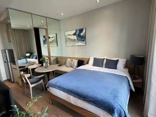 For rent, Park 24 Origin Phrom Phong, nice decorated room. Good furniture You must reserve now.