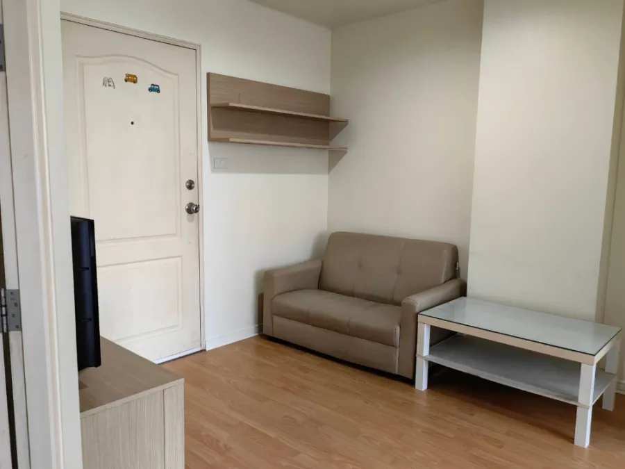 For rent: Lumpini Condo Town Ramintra – Nawamin, 7th floor. A lovely unit with complete furnishings.