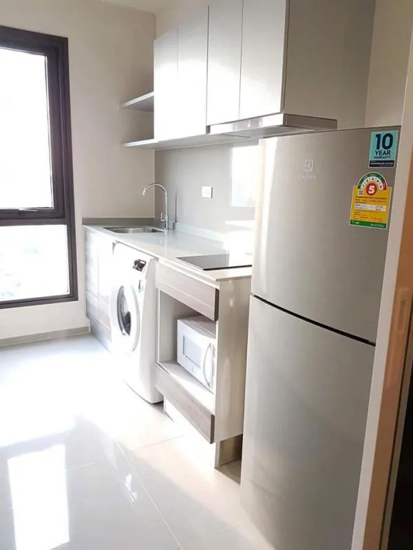 Condo for sale, Centric Ratchada-Huay Kwang. Because life has two poles to use together. Easy to go anywhere - convenient to work
