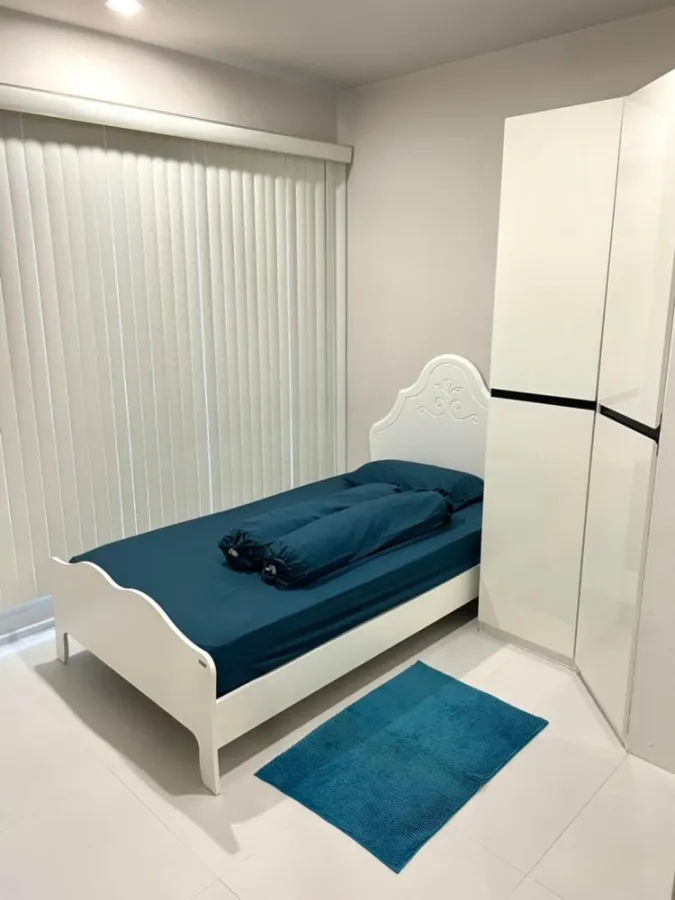 Hive Taksin for sale, corner room, 9th floor, wide balcony, fully furnished. You can reserve in advance. Don't miss it.