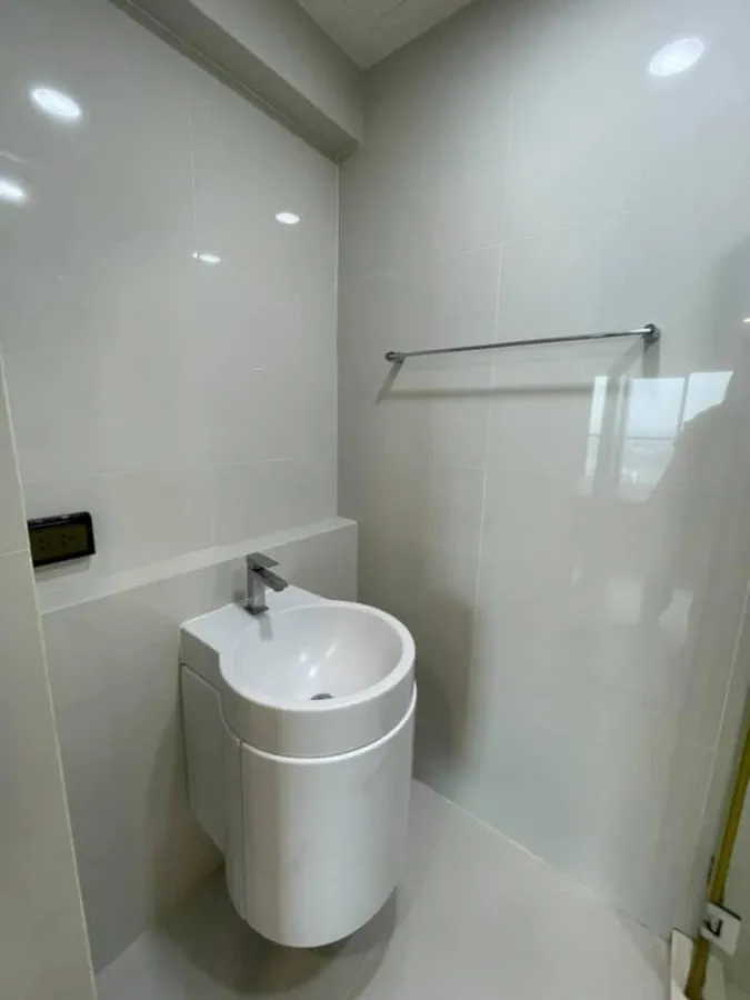 Condo for sale Rhythm Phahon-Ari, nice decorated room, simple, fully furnished. There is a washing machine. Affordable price. Hurry up to reserve.
