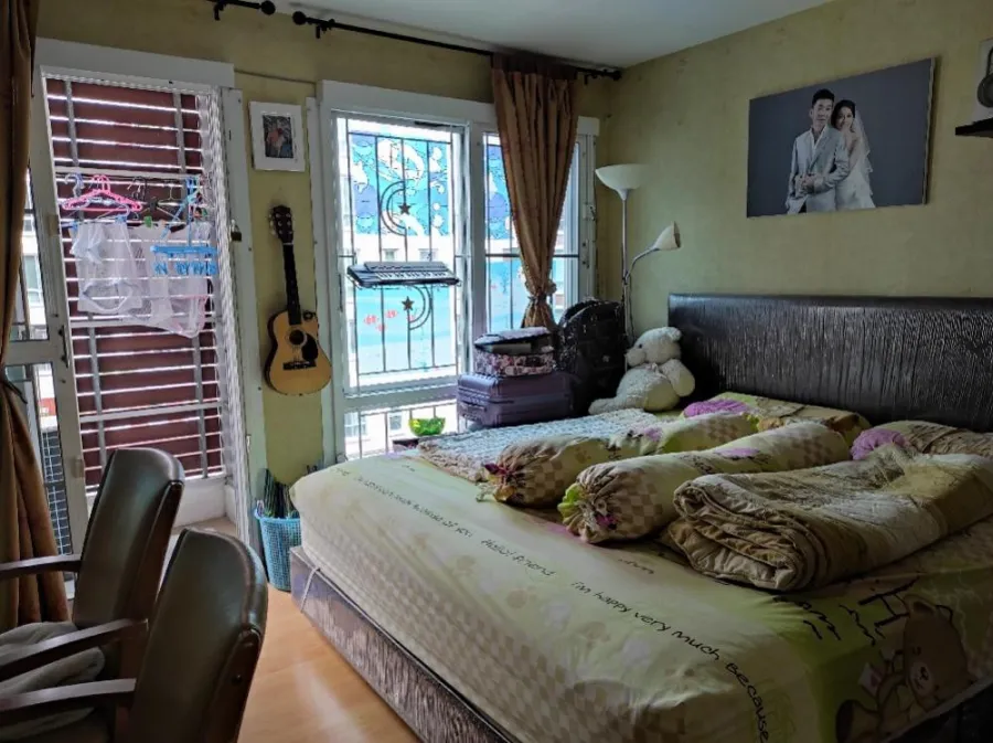 Urgent sale!! Condo Chateau in Town Ratchada 13, 4th floor, pool view, ready to move in, don't miss it!!