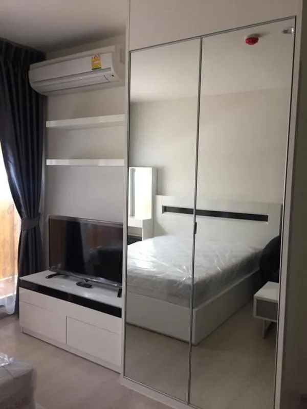 For rent, Rhythm Asoke, condo on a new type of happiness, sleeping, looking at beautiful views, plus a good price.