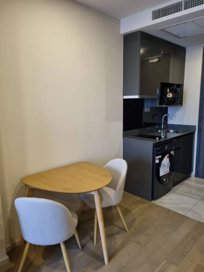 For rent!! Condo Ashton Asoke, 36th floor, Asoke Road view, full facilities, ready to move in. Hurry up and book now!!