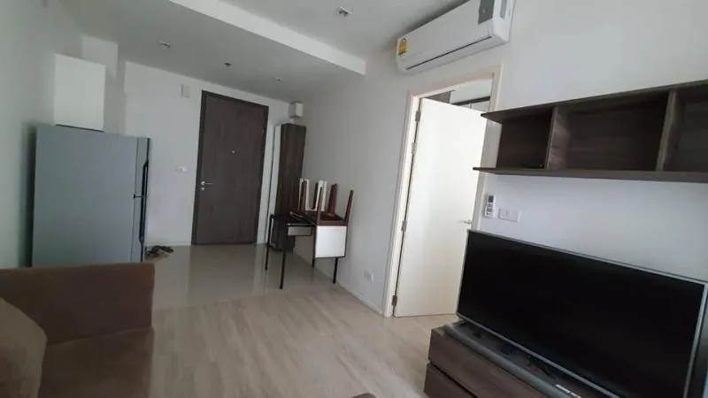 For Rent Quinn Condominium, 300 meters from MRT Sutthisan, new room, clean, beautiful, ready to move in. Don't miss it!!