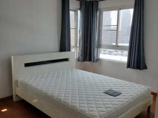 Condo for rent, The Niche Ratchada-Huai Khwang, corner room, north side, long balcony, fully furnished, just carry your bags and move in.