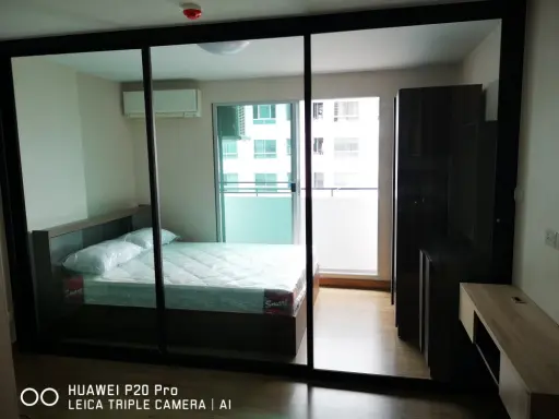 Plum Condo Phahonyothin 89 for rent, airy outside view. room divider Brand new furniture. Hurry up to reserve.