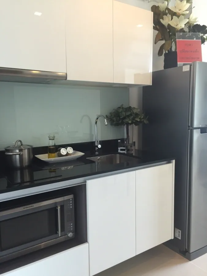 ขาย Quinn Condo รัชดา 17 ชั้น 32 วิวเมืองสุขุมวิท 1 นอน 1 น้ำ ตกแต่งเรียบง่ายน่าอยู่ ไม่จองพลาดสุดๆ