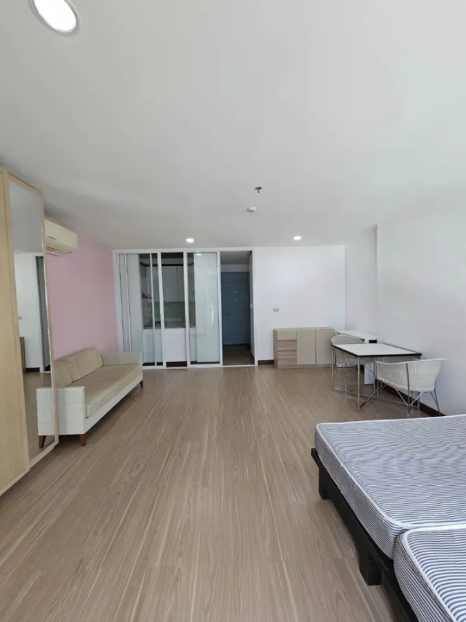 ขาย คอนโด Louis Grand Terrace พร้อมอยู่ สิ่งอำนวยความสะดวกครบชุด ห้ามพลาด