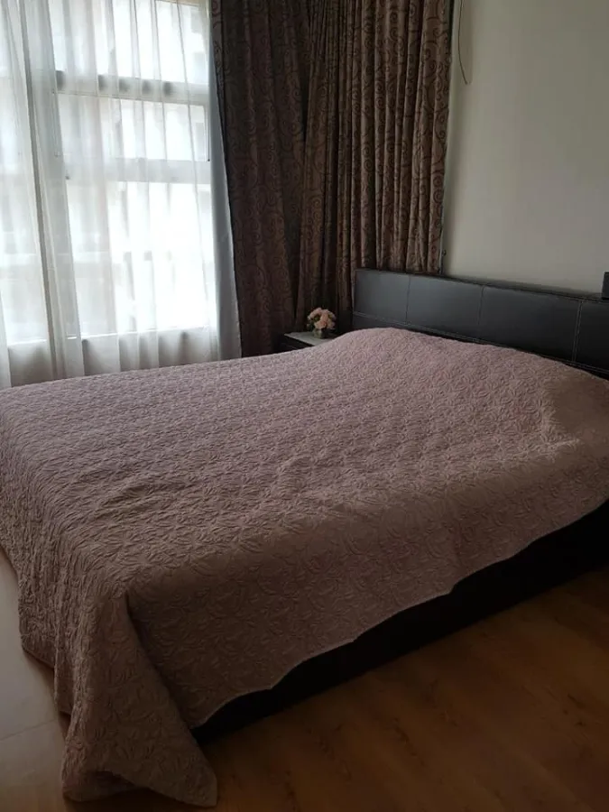 For rent, Baan Klang Krung, Siam-Pathumwan, 2 bedrooms, big sofa, sitting very comfortable. Plus all electrical appliances. Must reserve.