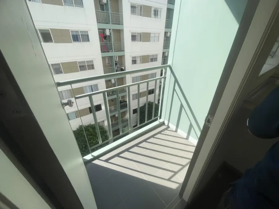 For rent: Lumpini Township Rangsit Klong 1, unfurnished unit, 6th floor. Great location, convenient transportation. Don't miss out!