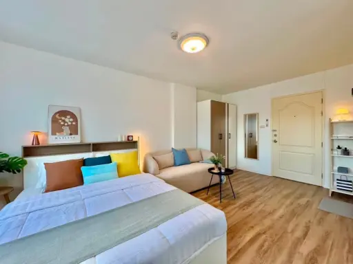 For sale: Lumpini Condo Town Rattanathibet, Building D1, 3rd floor, exterior view, fully furnished, very livable. Book now!
