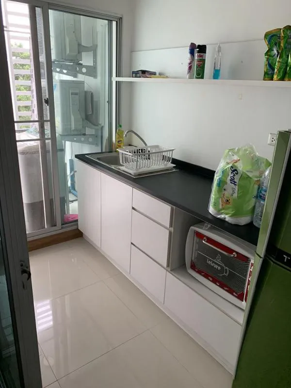 For rent, Den Vibhavadi, beautiful room, fully furnished, near shopping areas, plus at a satisfying price Hurry up to reserve now.