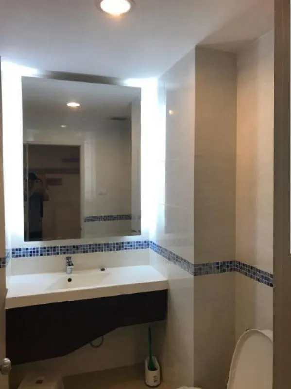 Urgent. Hurry up. Opportunities like this don't come often. Beautifully decorated room. Fully furnished. Very nice. Life @ ratchada-suthisan