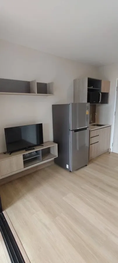 ให้เช่า The Indeed Condo Amata 1 ห้องนอน 1 ห้องน้ำ มาพร้อมเฟอร์ครบครัน หิ้วกระเป๋าเข้าอยู่ได้เลย