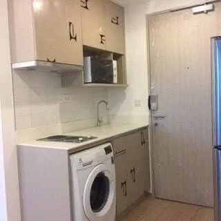 For rent: Ideo Q Chula–Samyan, 1 bedroom, 1 bathroom, 7th floor, prime location. Don't miss out!