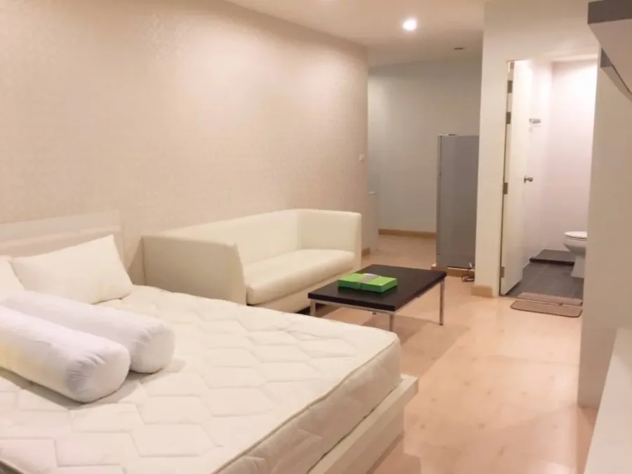 ให้เช่า The Viva Condo Sathorn-Taksin ห้องตกแต่งโทนสีขาวสบายตา พร้อมเฟอร์บิวท์อิน จองด่วน