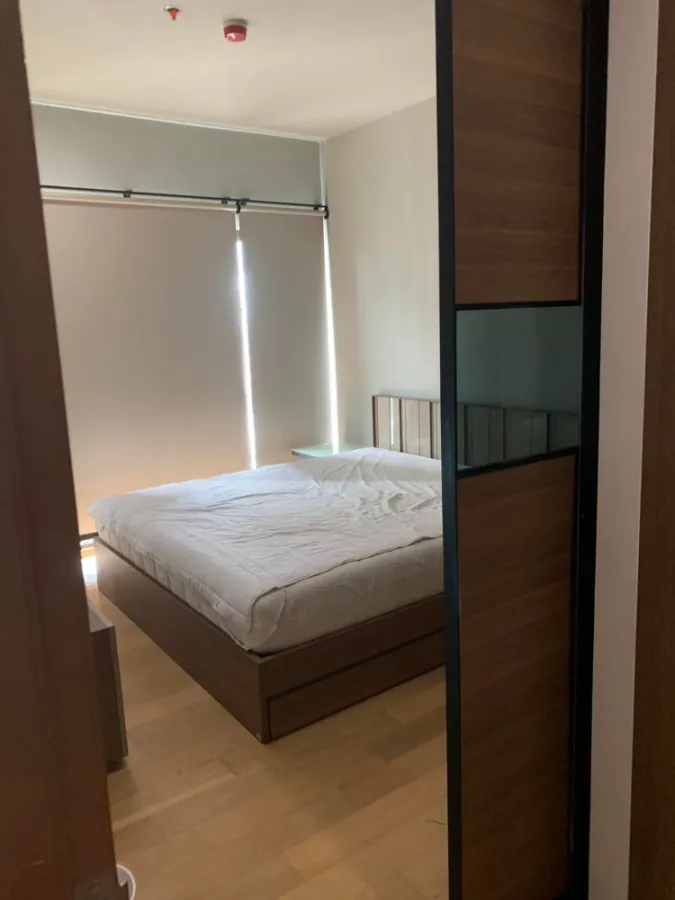 Sell, rent, Noble Revent, large room, beautifully decorated spacious, not uncomfortable Good built-in furniture, move now.