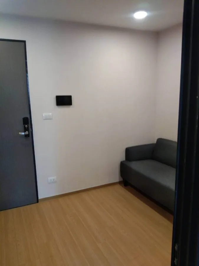 For rent, Bangkok Horizon lite @ Petchkasem 48 station, partitioned room. There is also a washing machine. Hurry up to reserve.