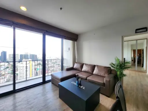 Condo for sale: The Issara Ladprao. Spacious room, plenty of usable space, 34th floor, beautiful view. Come and own it today.